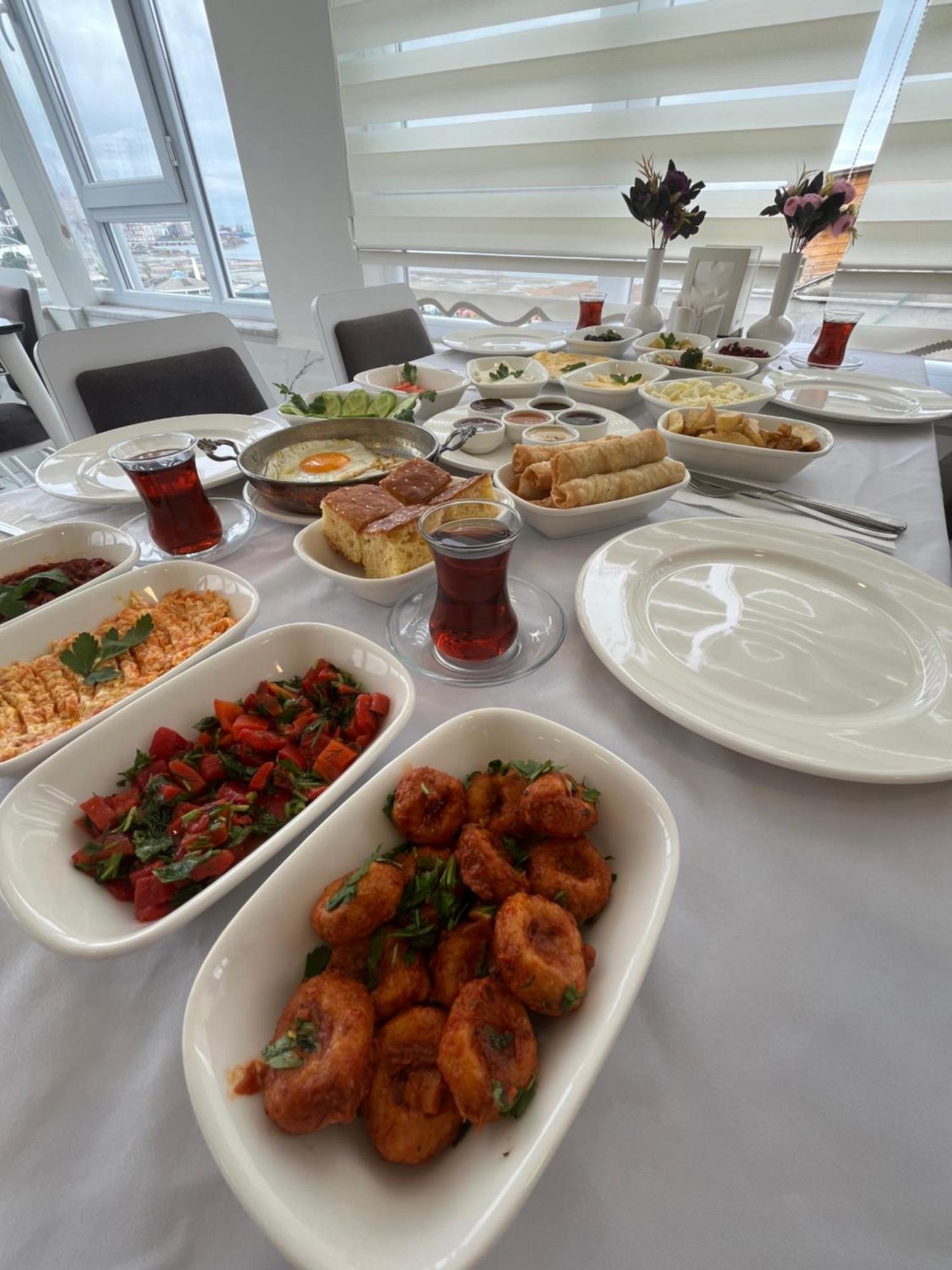 ריזה Simal Hotel מראה חיצוני תמונה